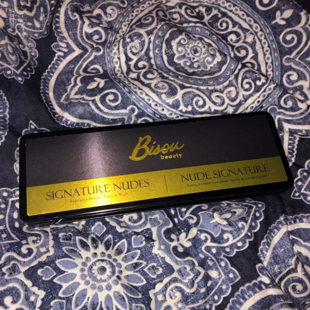 Eyeshadow palette
